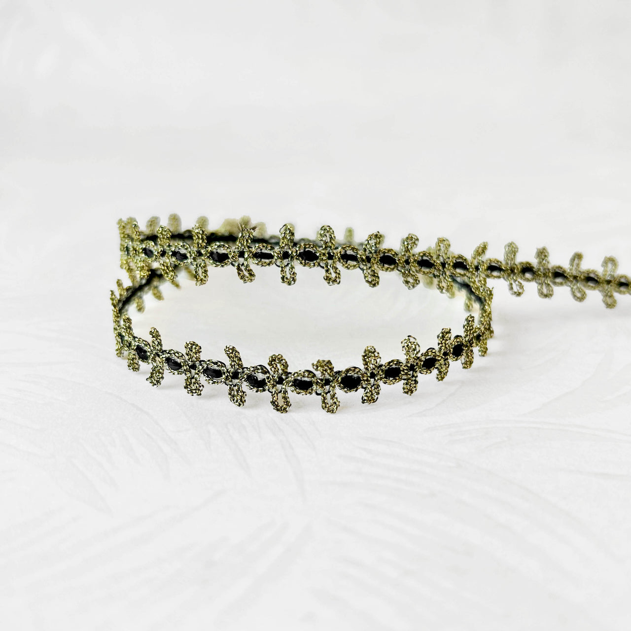 Metallic_Inset_Loop_Braid