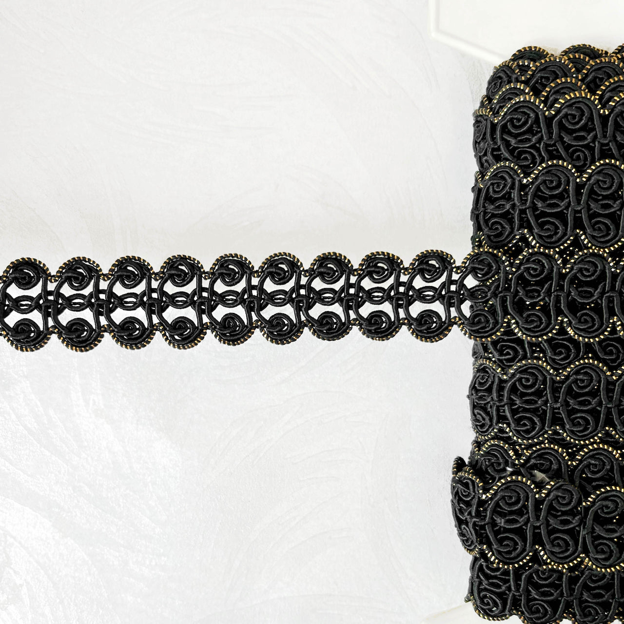 Metallic_Scalloped_Loop_Braid