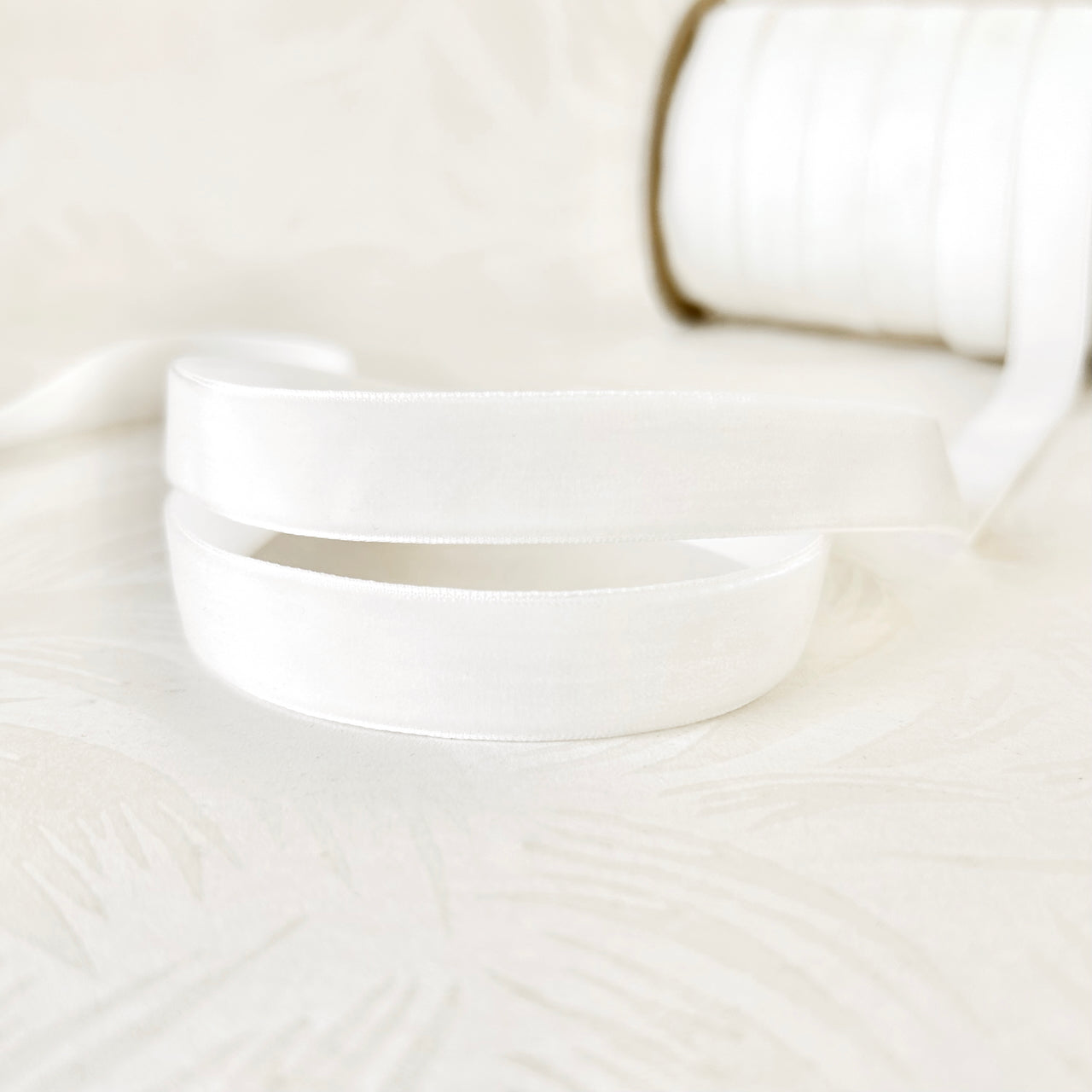    White_Velvet_Ribbon