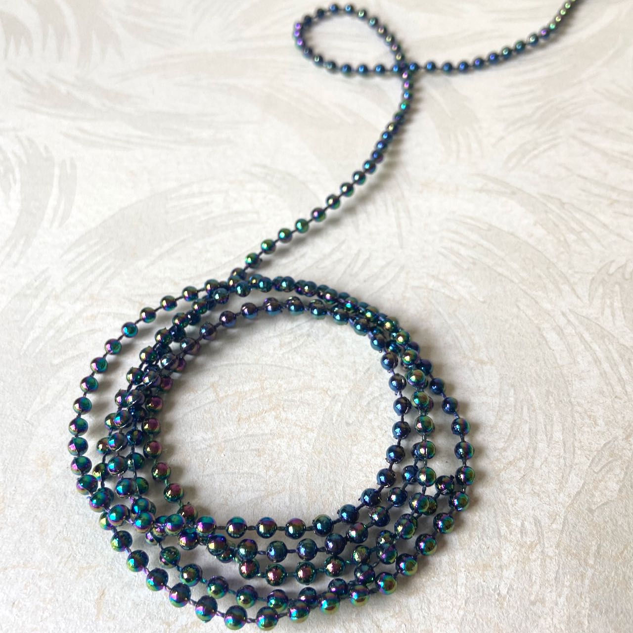 Iridescent_Faux_Pearls_Black