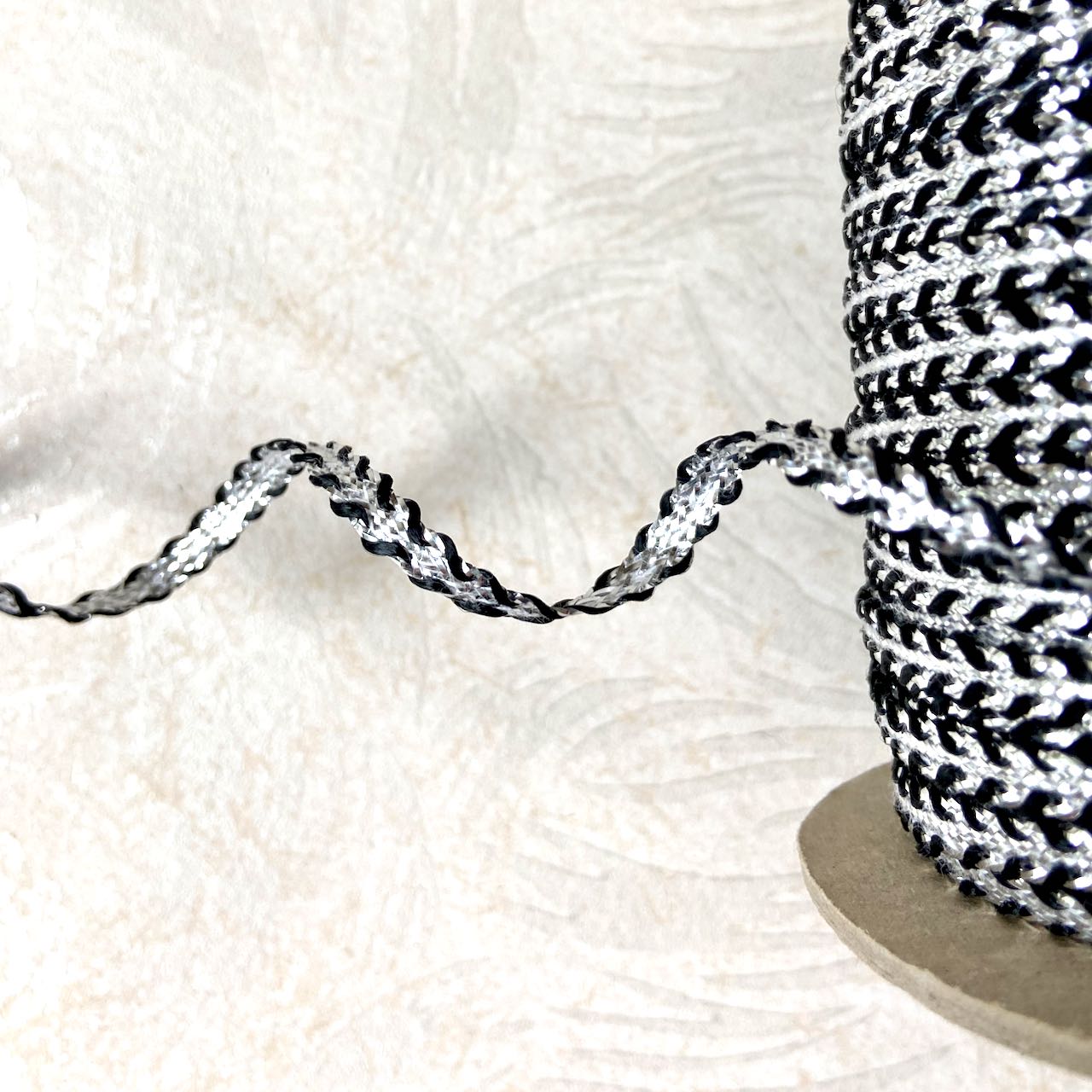 Metallic_Flat_Braid_Silver_Black