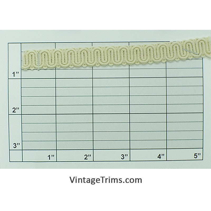 Wavy Line Gimp Fabric Trim 9/16" (Per Yard) Ivory