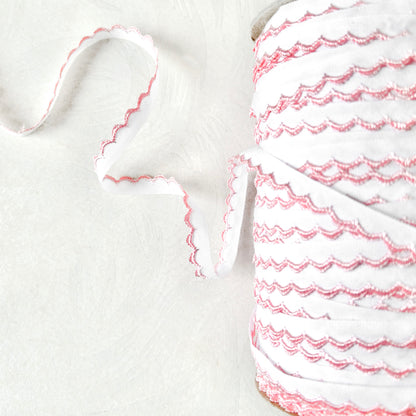 Embroidered_Scalloped_Edging