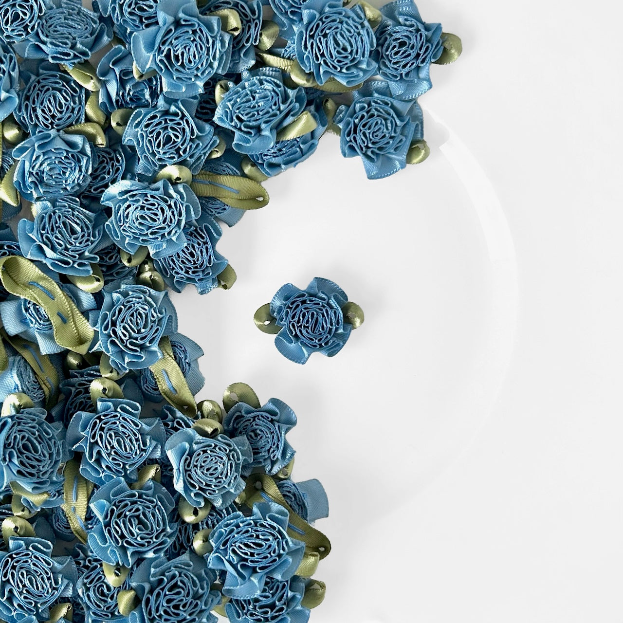 Large_Ribbon_Carnation