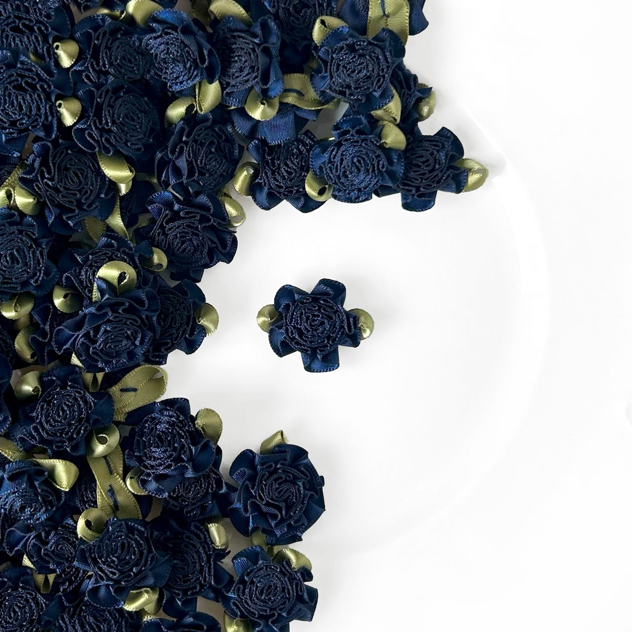 Large_Ribbon_Carnation