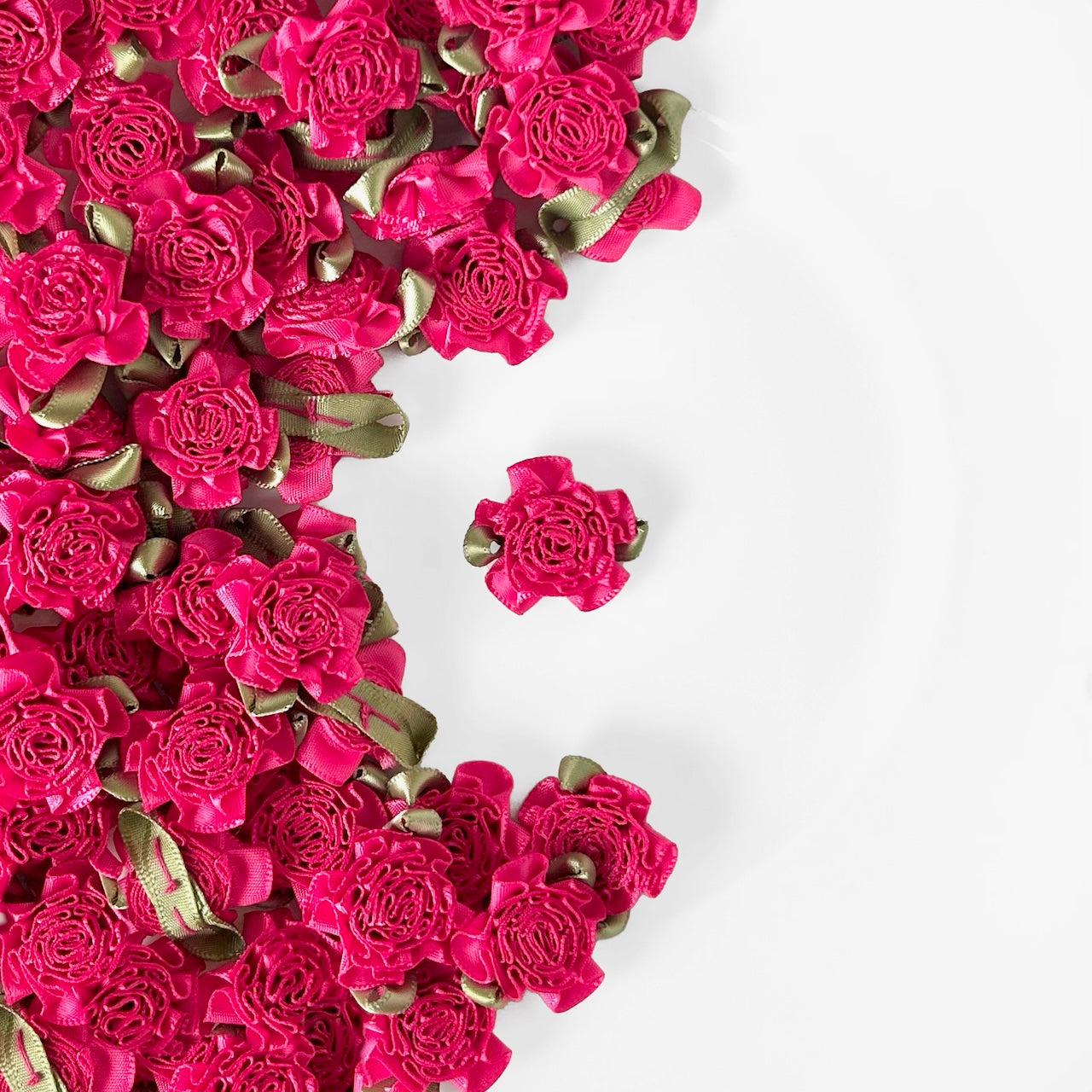 Large_Ribbon_Carnation