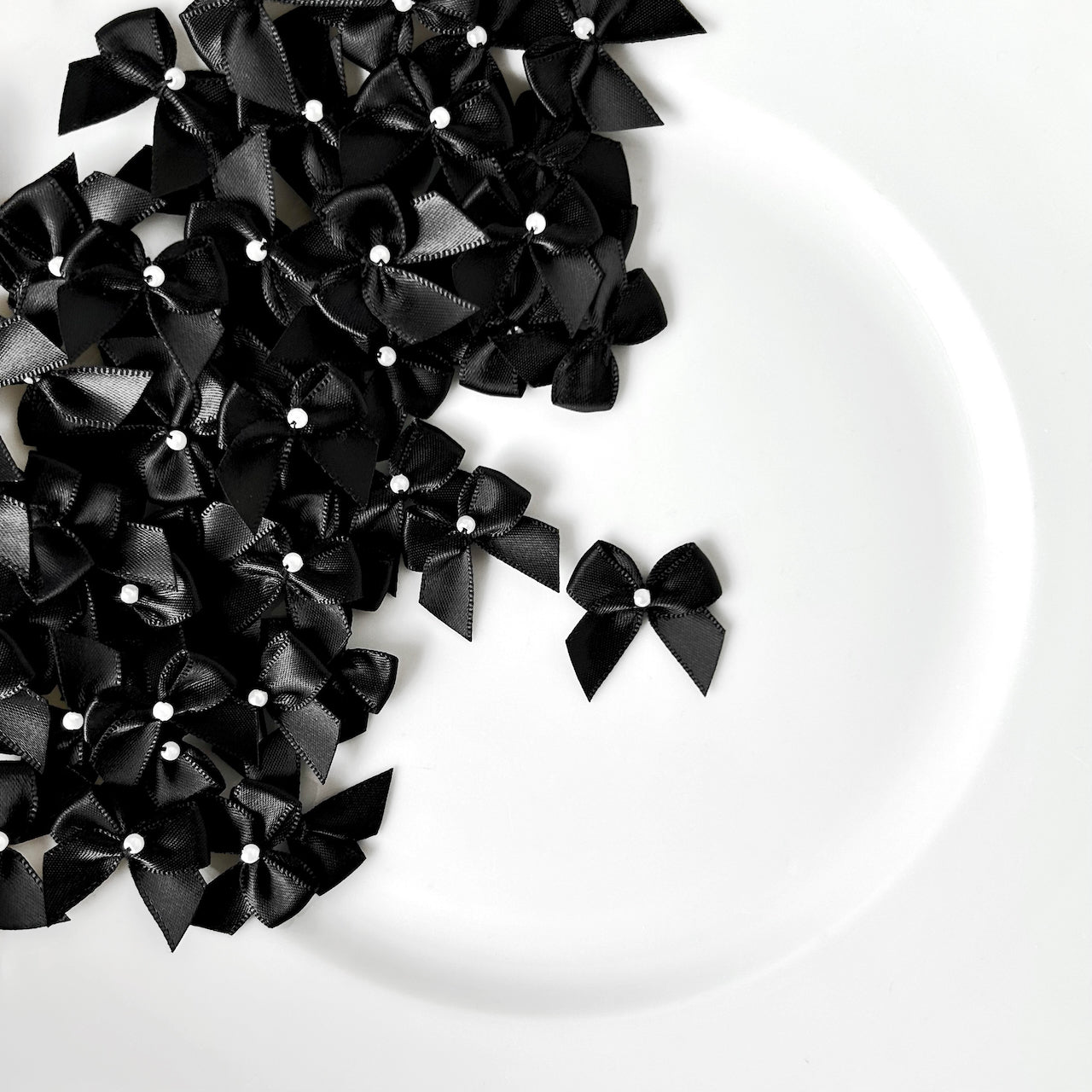    Tiny_Satin_Bows