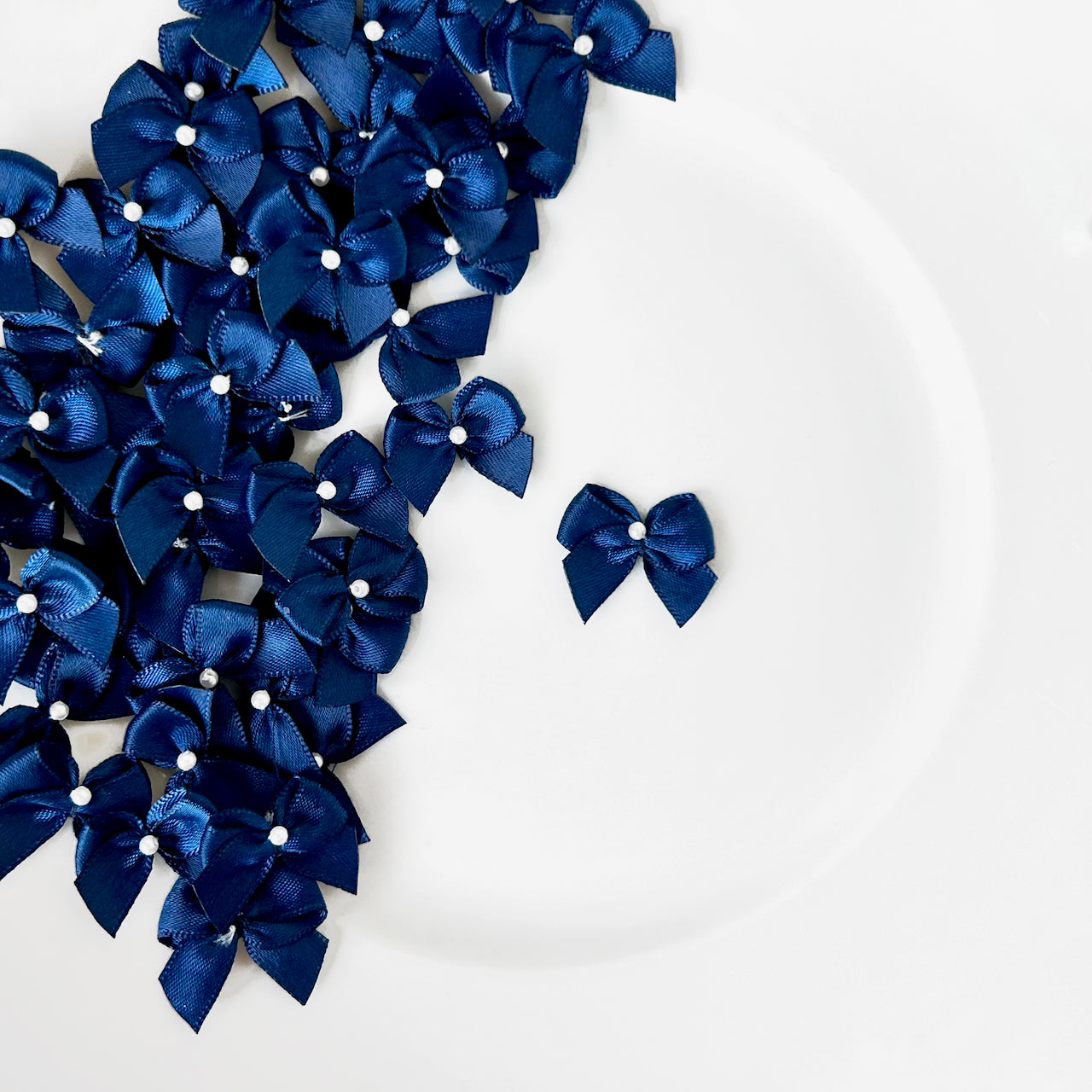     Tiny_Satin_Bows