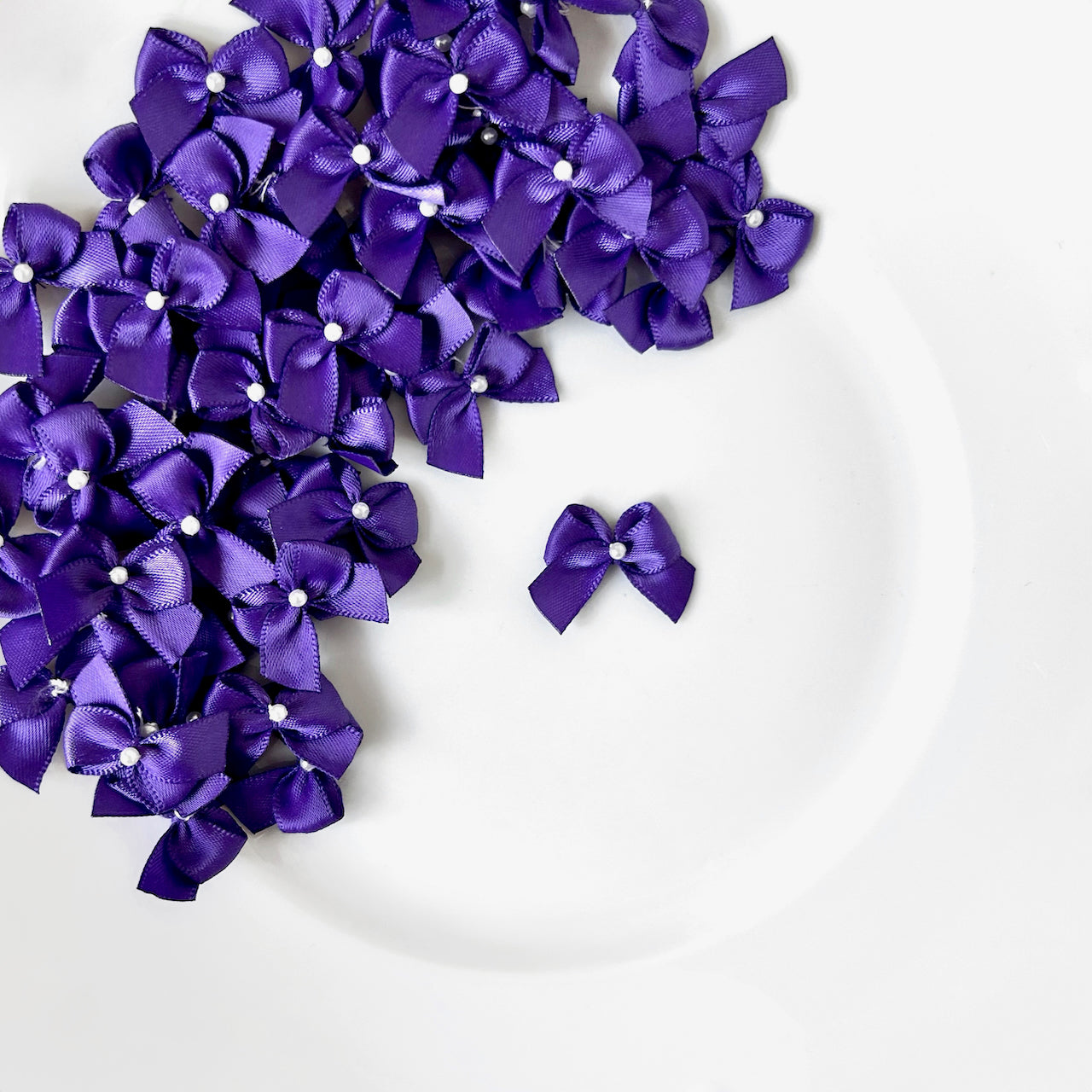     Tiny_Satin_Bows