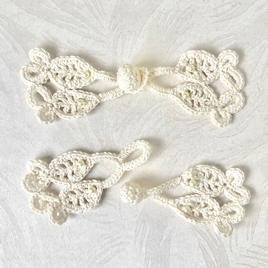 Crochet Frog Closure with Pearls 4-1/8" 2 Colorways