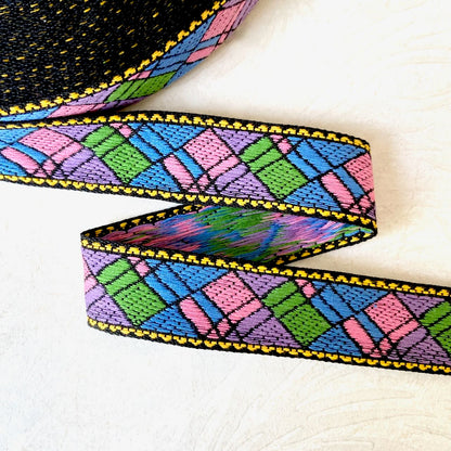 Abstract_Geometric_Jacquard_Ribbon