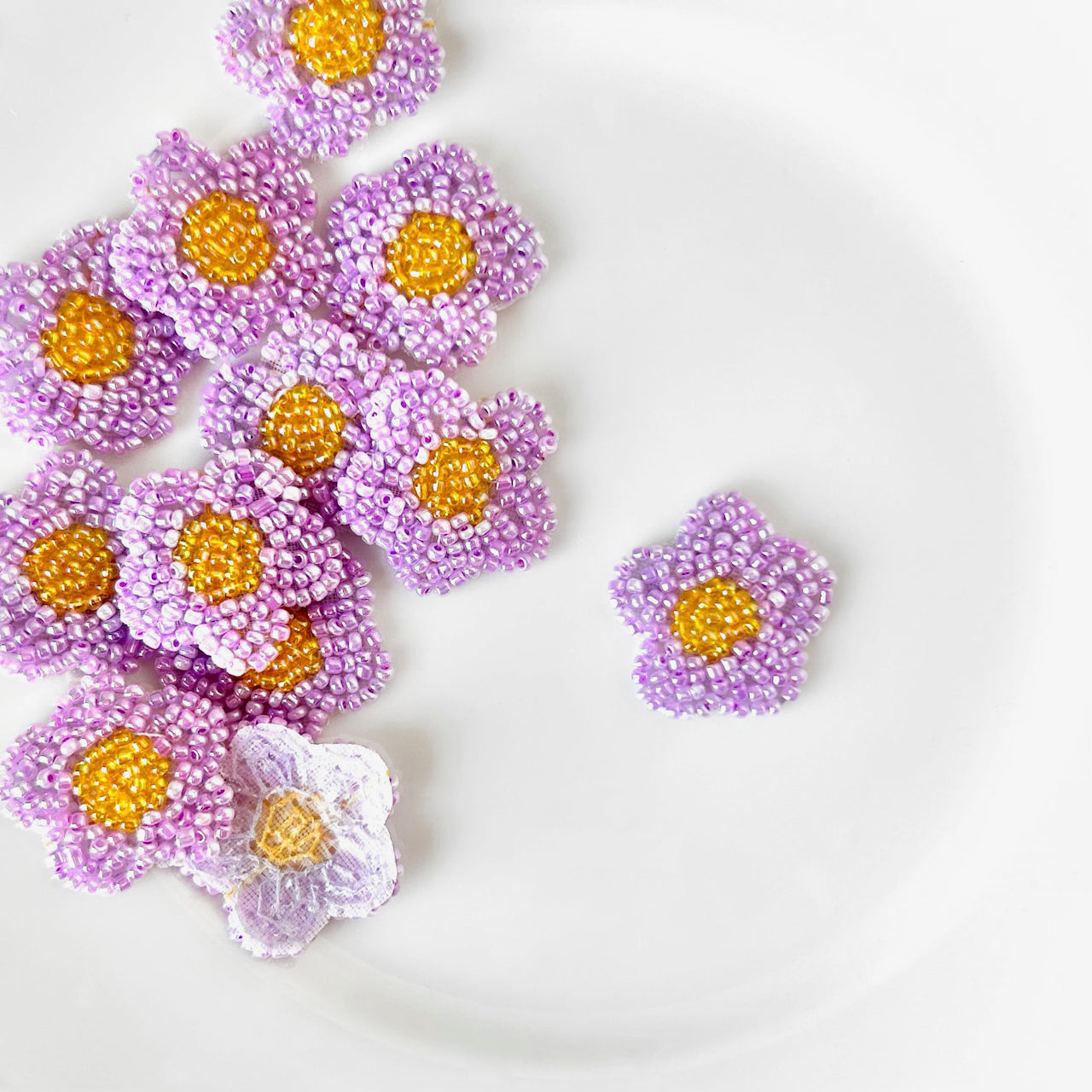     Beaded_Flower_Appliques