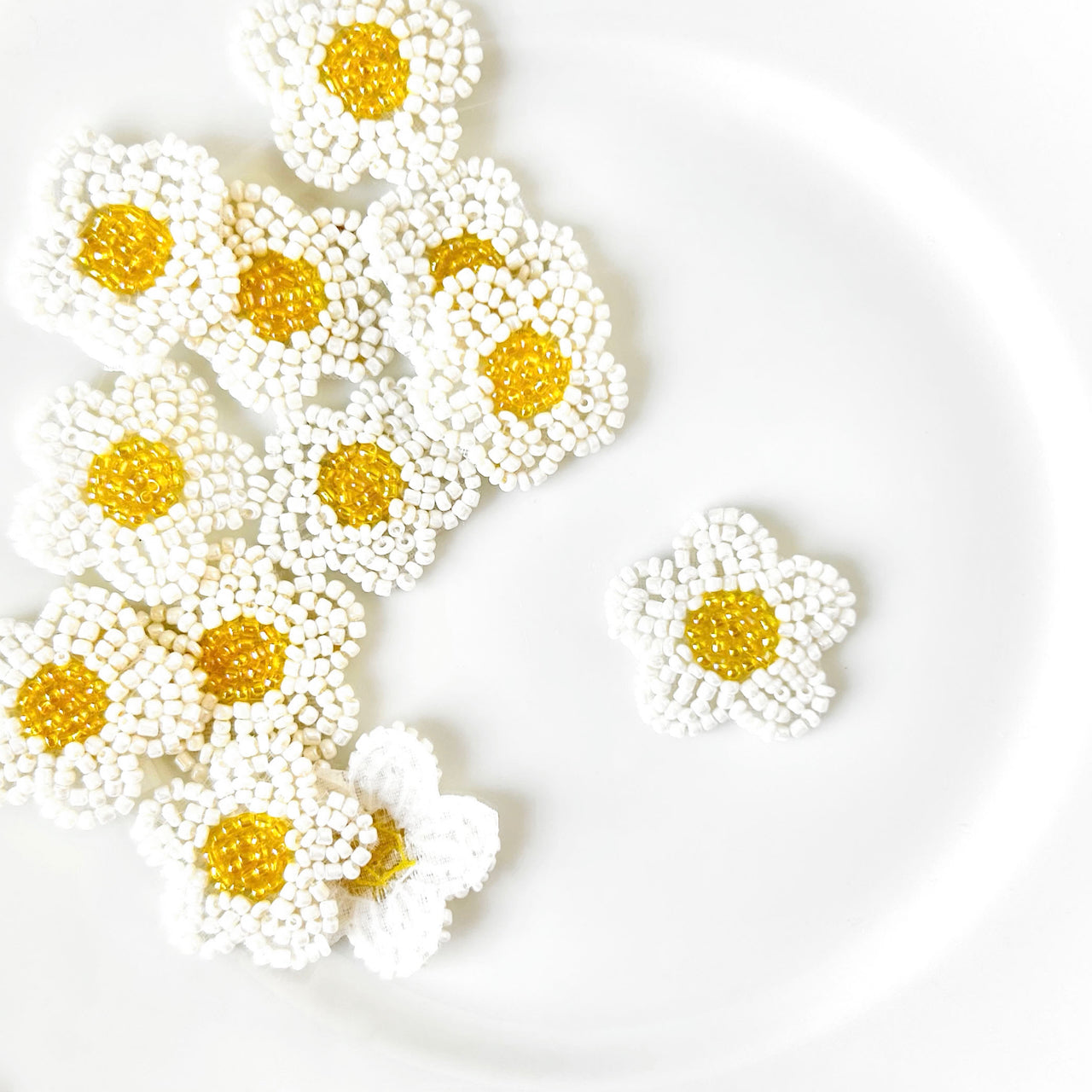     Beaded_Flower_Appliques