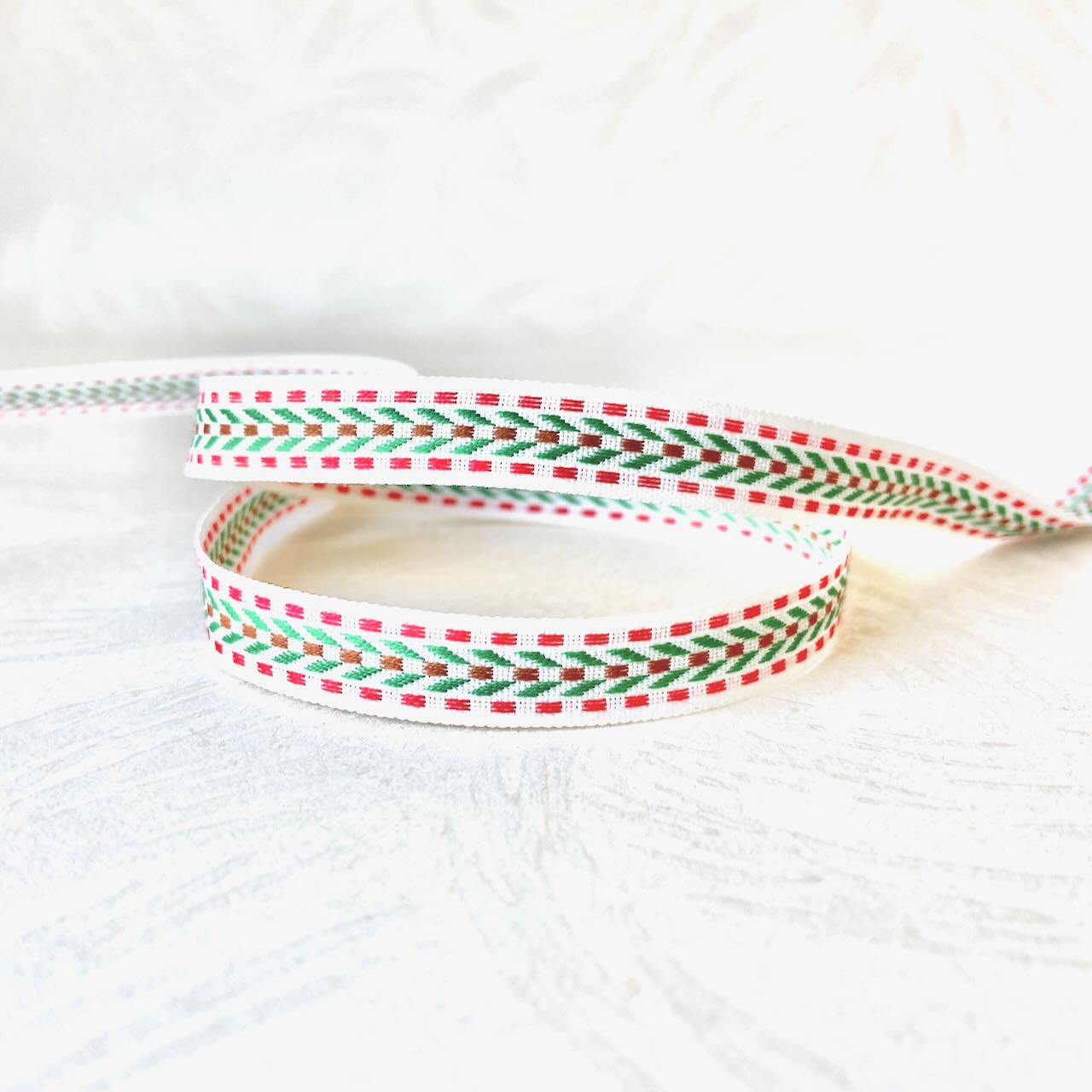    Diagonal_Dash_Jacquard_Ribbon