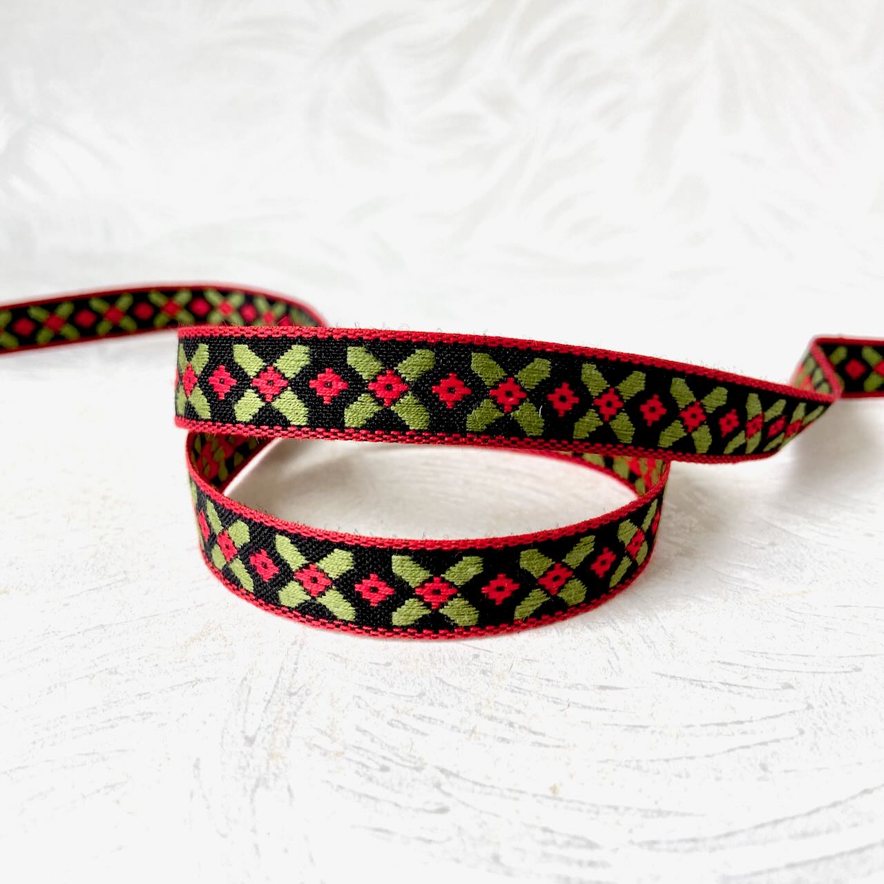    Diamond_X_Jacquard_Ribbon