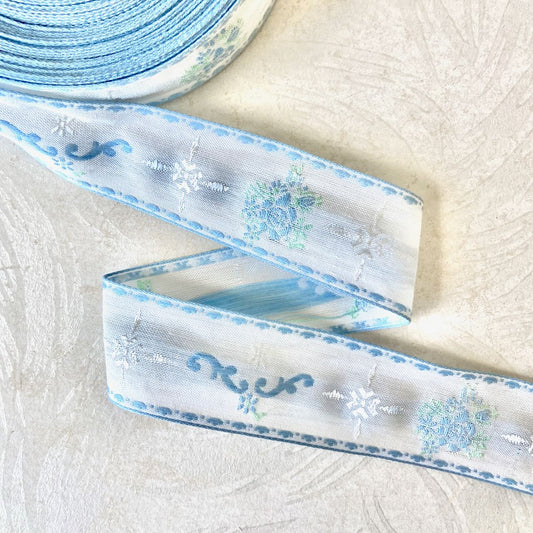     Embroidered_Floral_Bouquet_Ribbon