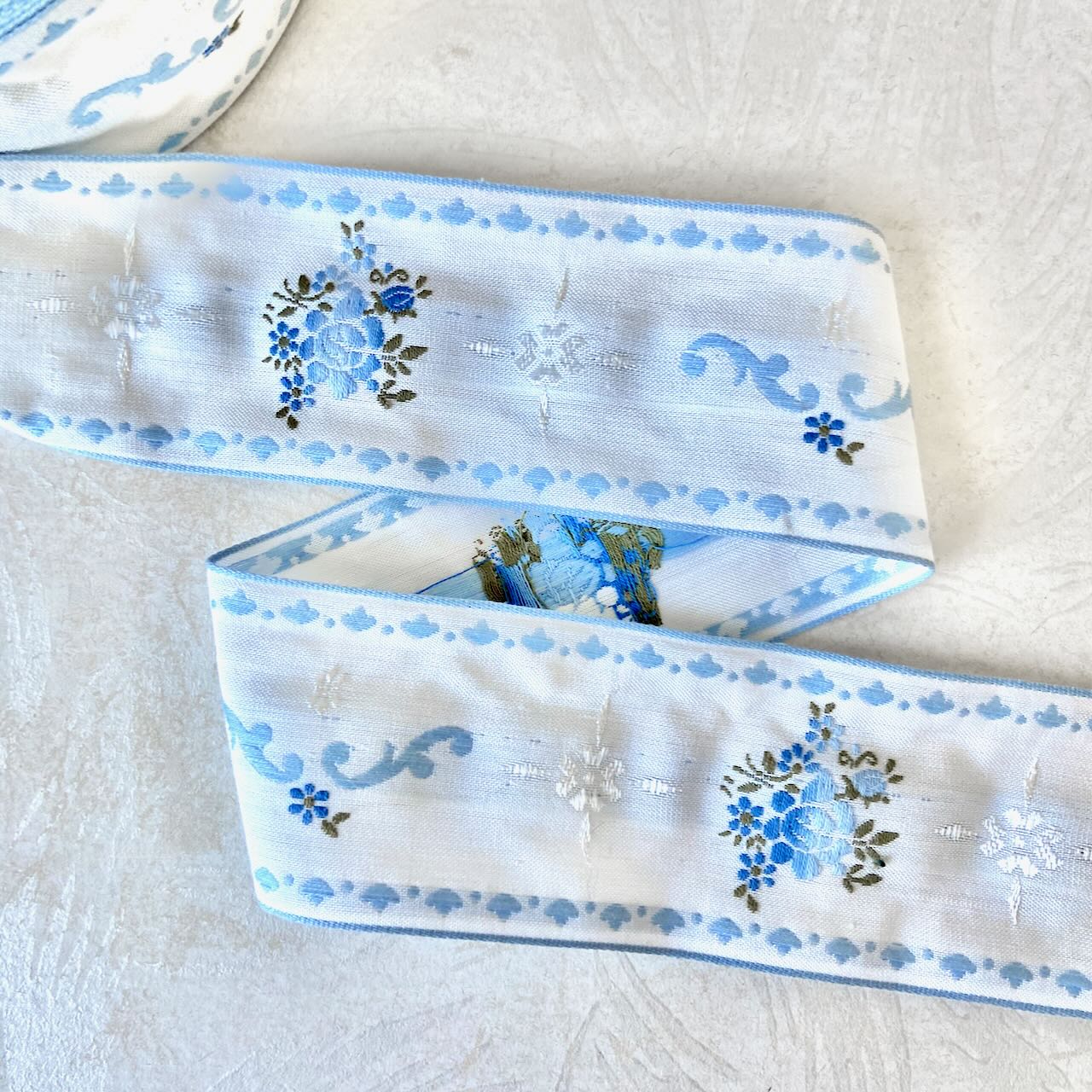 Embroidered_Floral_Ribbon