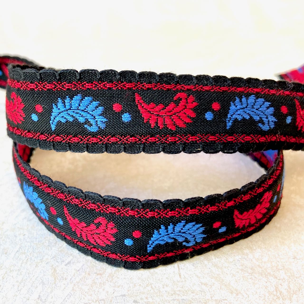 Feather_Jacquard_Ribbon_Red