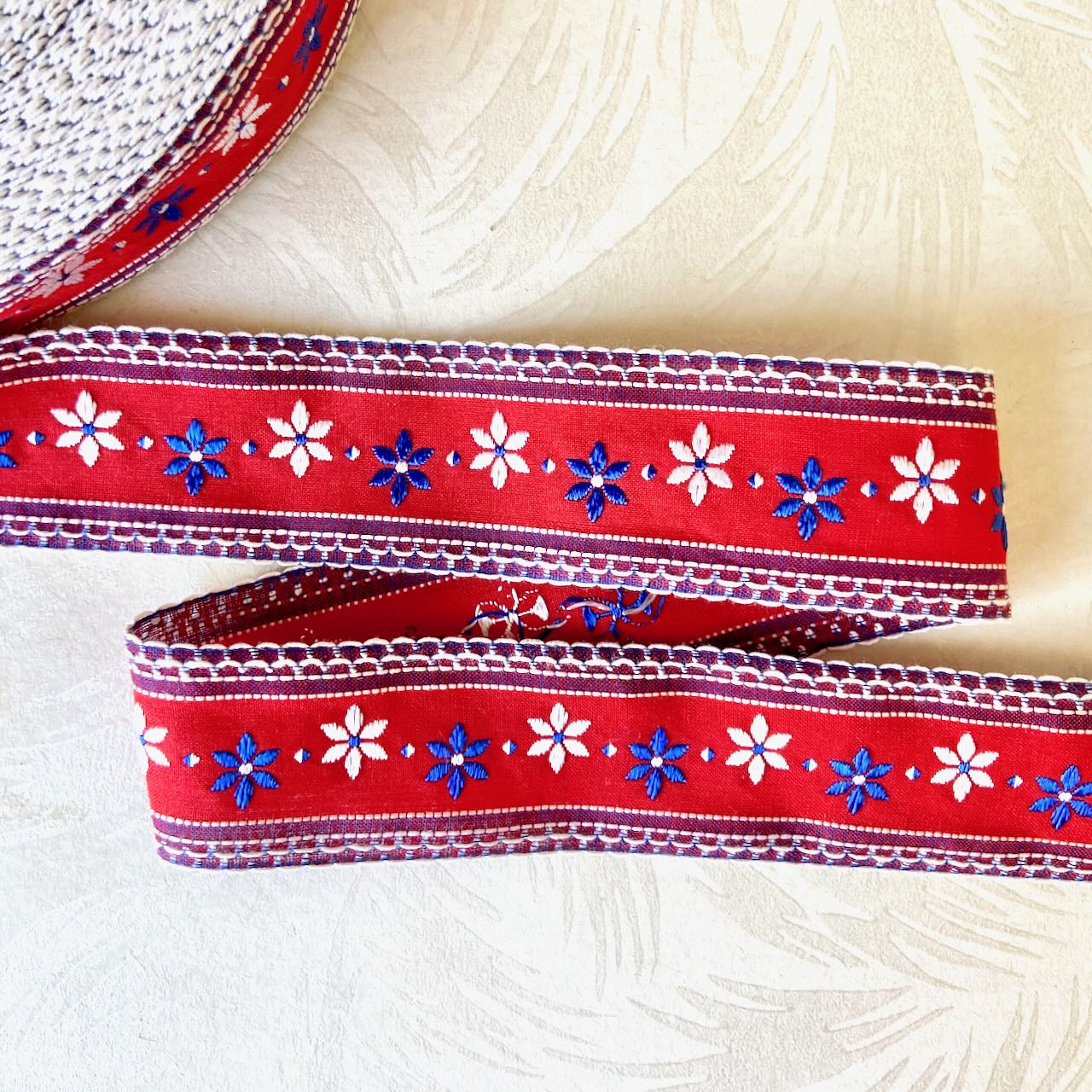     Floral_Jacquard_Ribbon