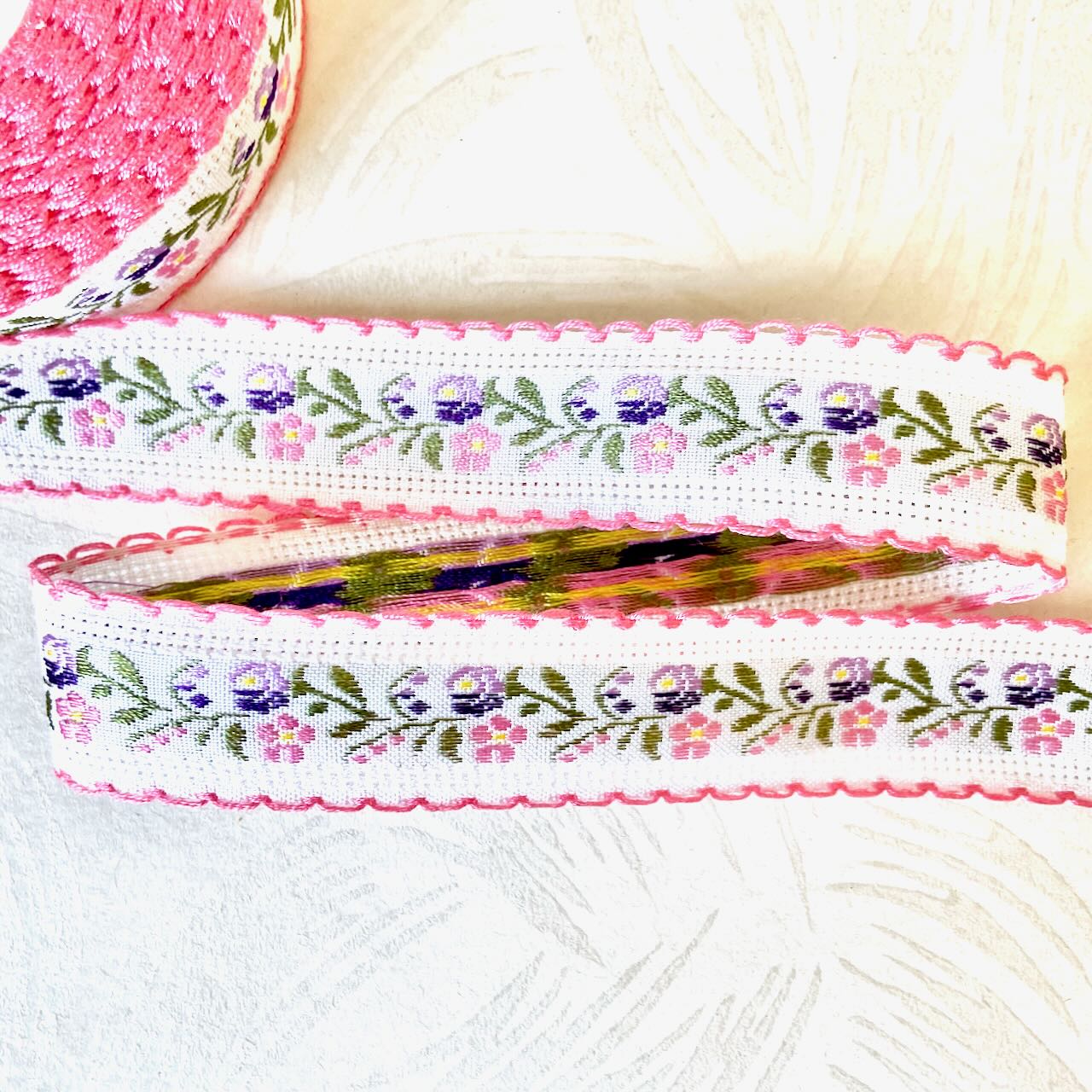     Floral_Jacquard_Ribbon