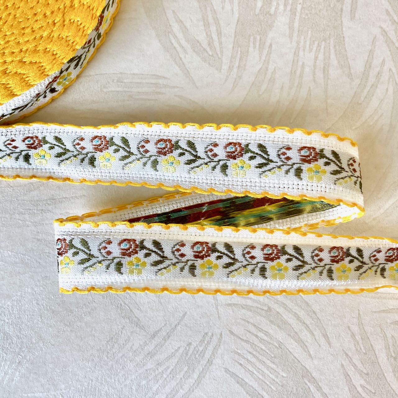     Floral_Jacquard_Ribbon