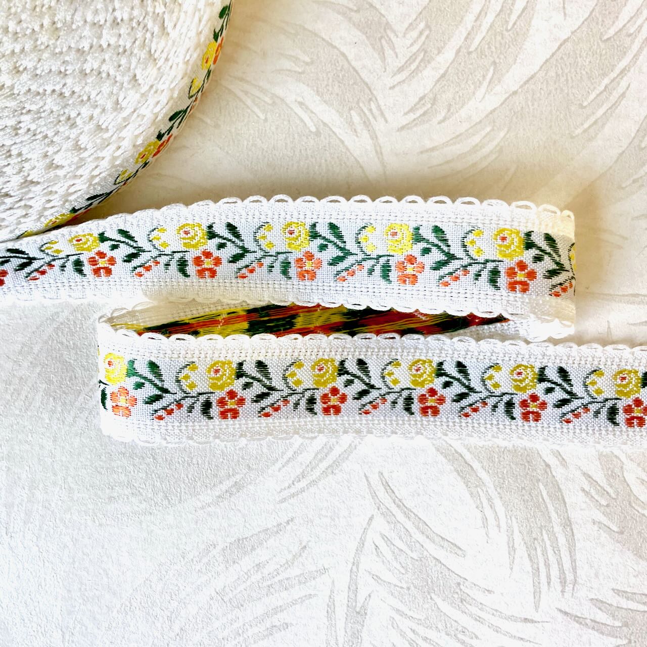     Floral_Jacquard_Ribbon
