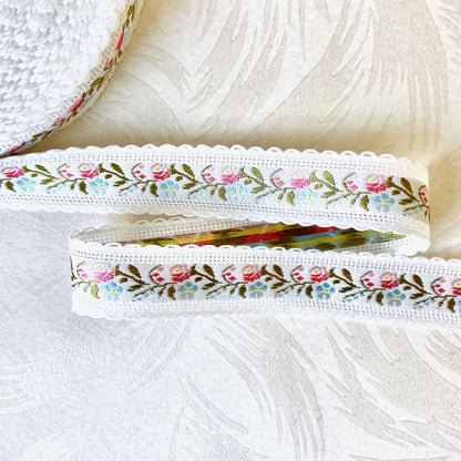     Floral_Jacquard_Ribbon