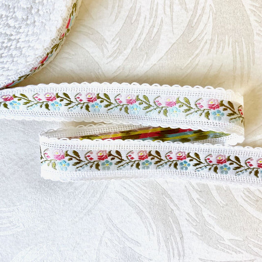     Floral_Jacquard_Ribbon