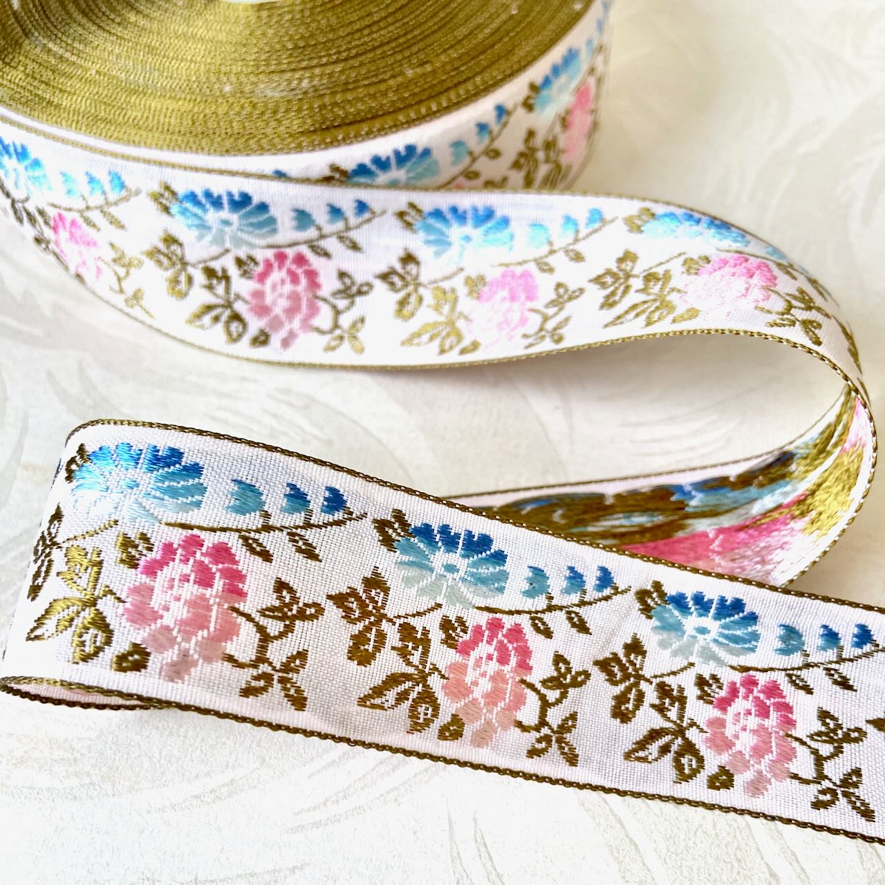    Floral_Jacquard_Ribbon