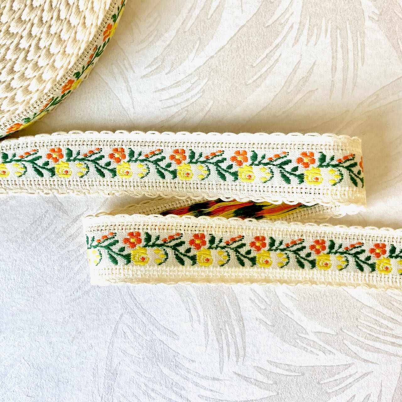     Floral_Jacquard_Ribbon