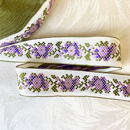 Floral_Needlepoint_Jacquard_Ribbon