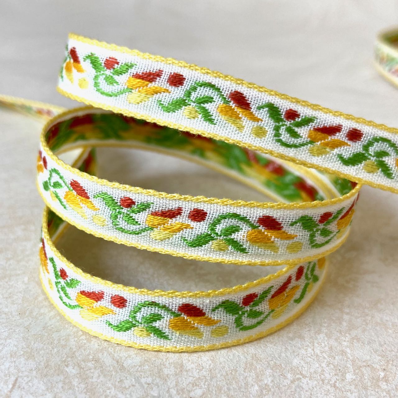 Floral_Tulip_Jacquard_Ribbon_Bright_Yellow