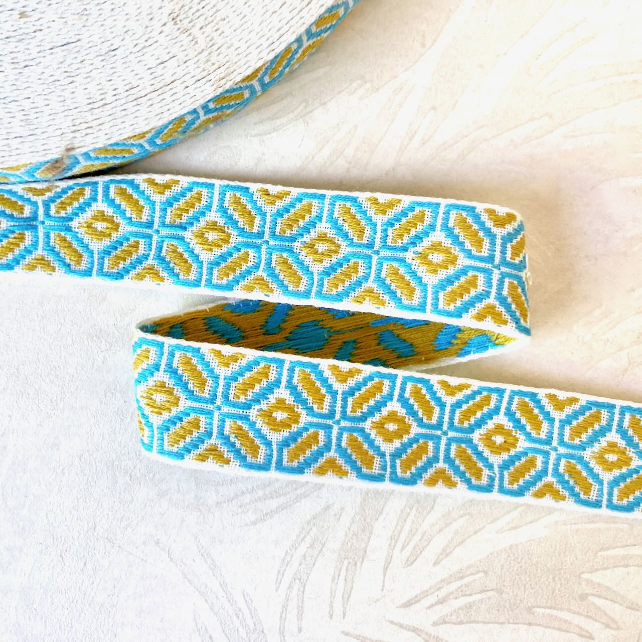     Geometric_Jacquard_Ribbon