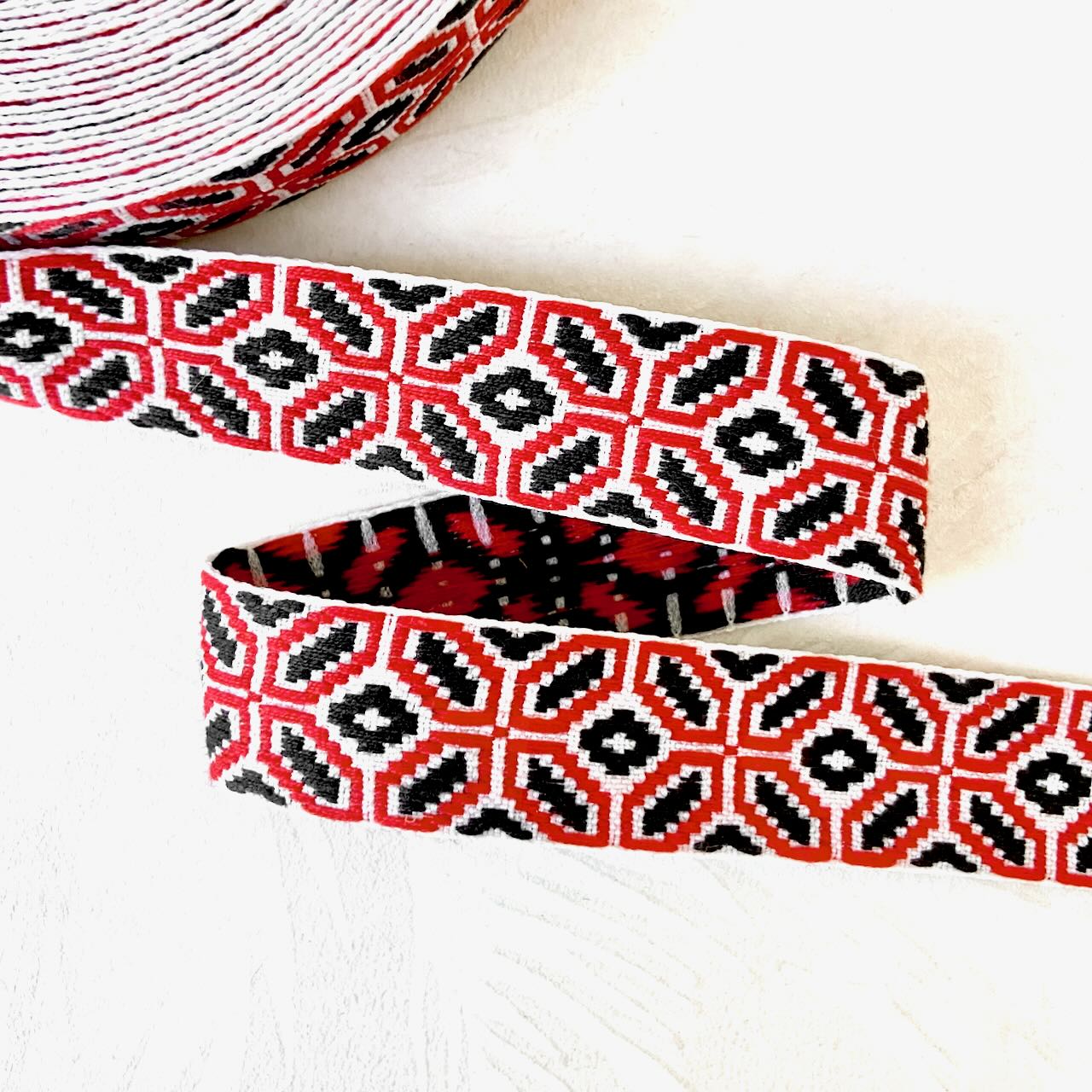     Geometric_Jacquard_Ribbon