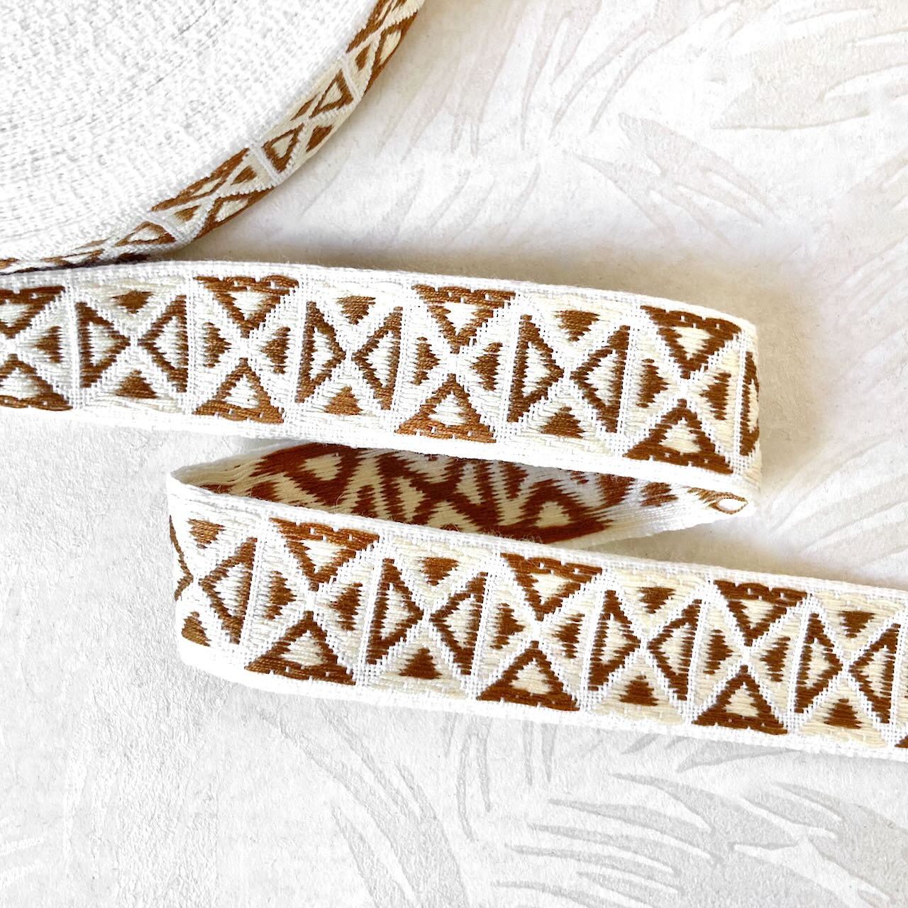     Geometric_Jacquard_Ribbo