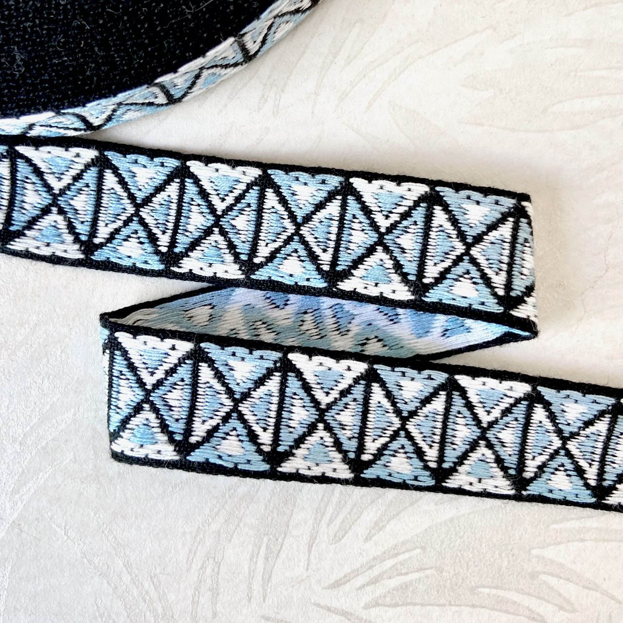     Geometric_Jacquard_Ribbo