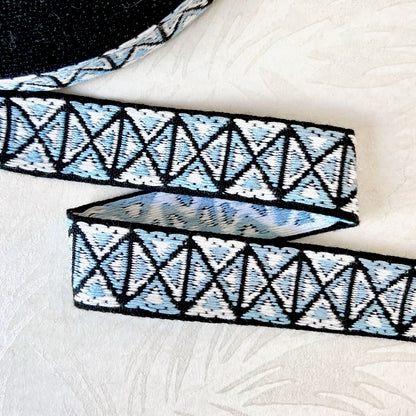     Geometric_Jacquard_Ribbo