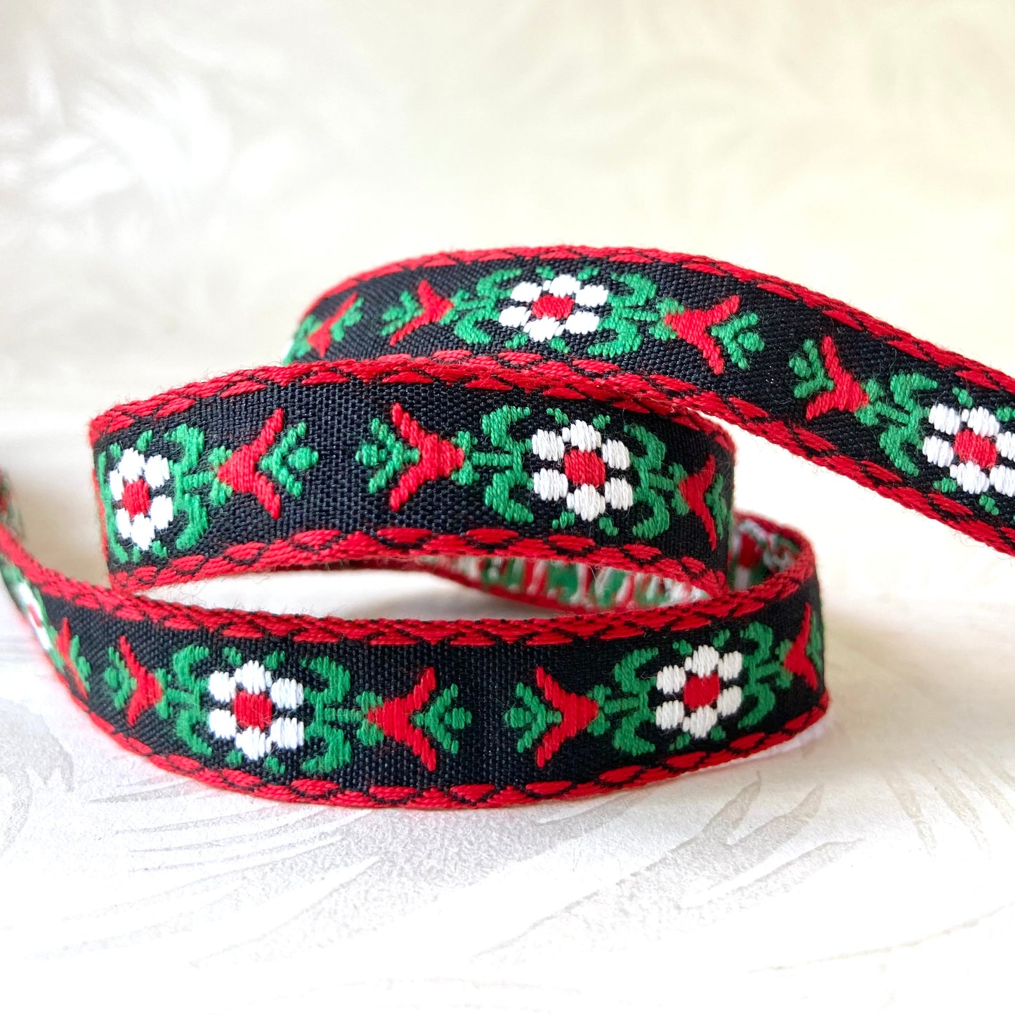 Floral Daisy Jacquard 5/8" - 8 Colorways