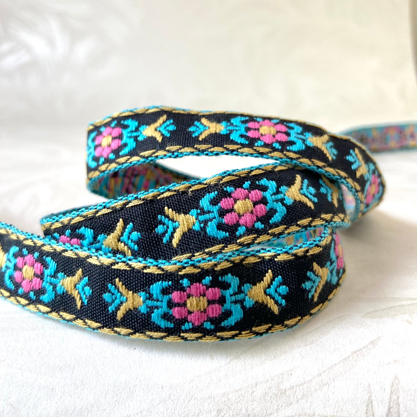 Floral Daisy Jacquard 5/8" - 8 Colorways