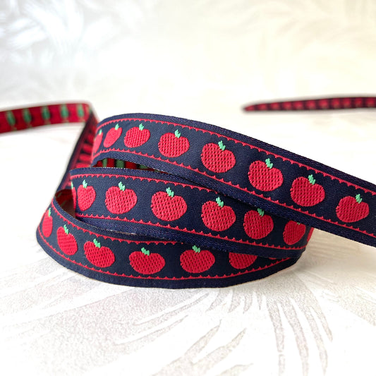 Narrow Apples Jacquard 5/8"