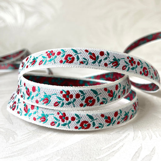 Narrow Scattered Floral Jacquard 1/2"
