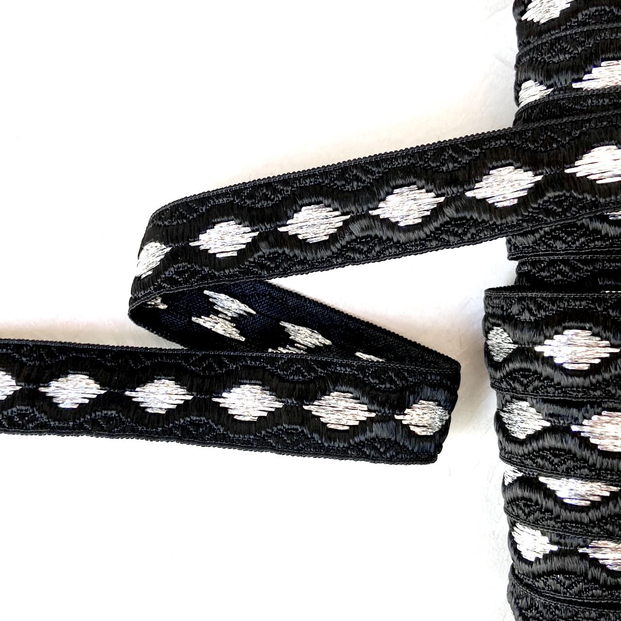 Metallic_Diamond_Jacquard_Ribbon