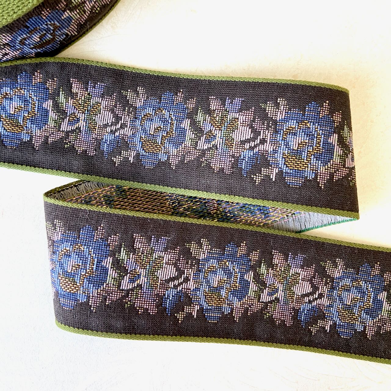     Metallic_Floral_Tapestry_Jacquard_Ribbon