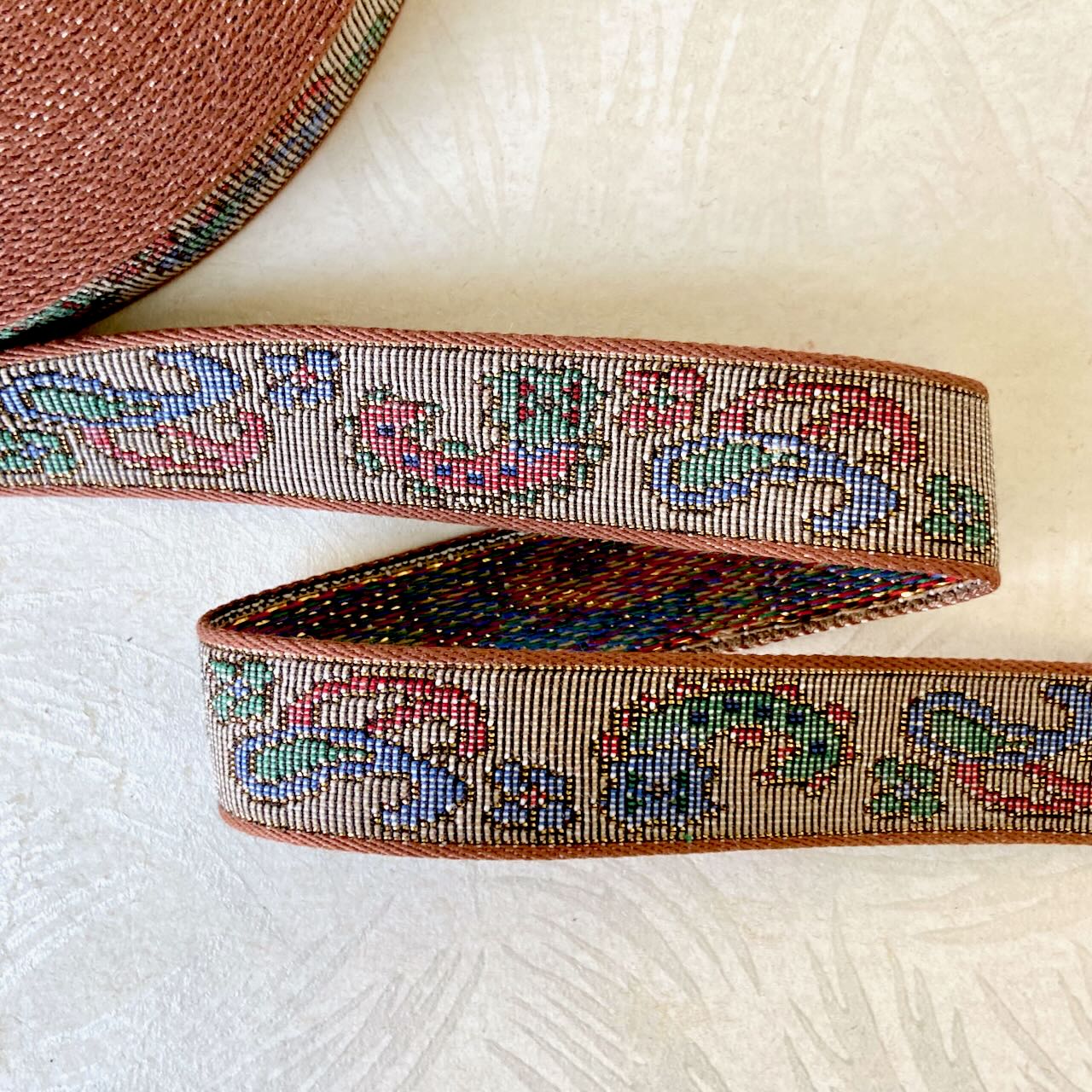     Metallic_Paisley_Tapestry_Jacquard_Ribbon