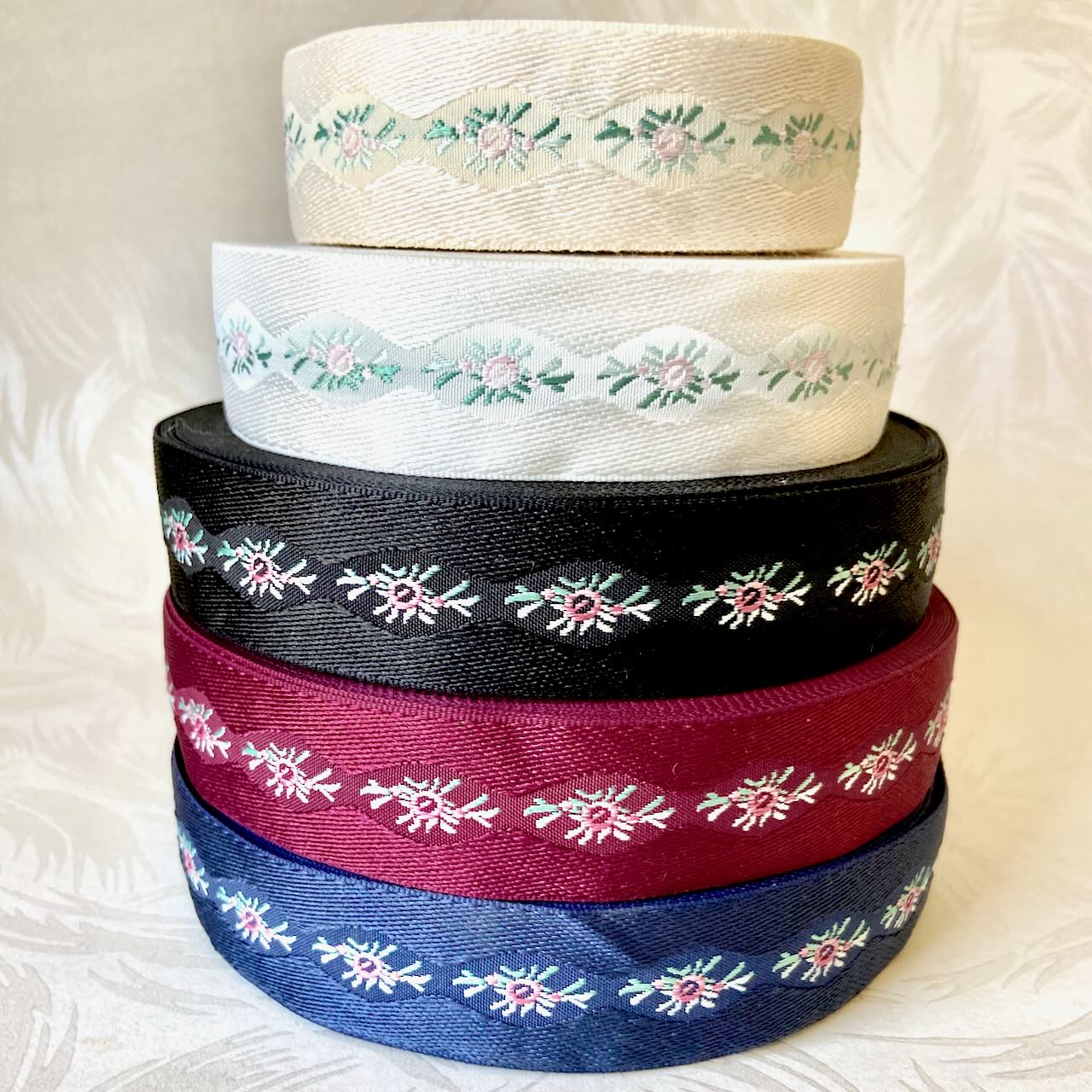     Oval_Floral_Jacquard_Ribbon
