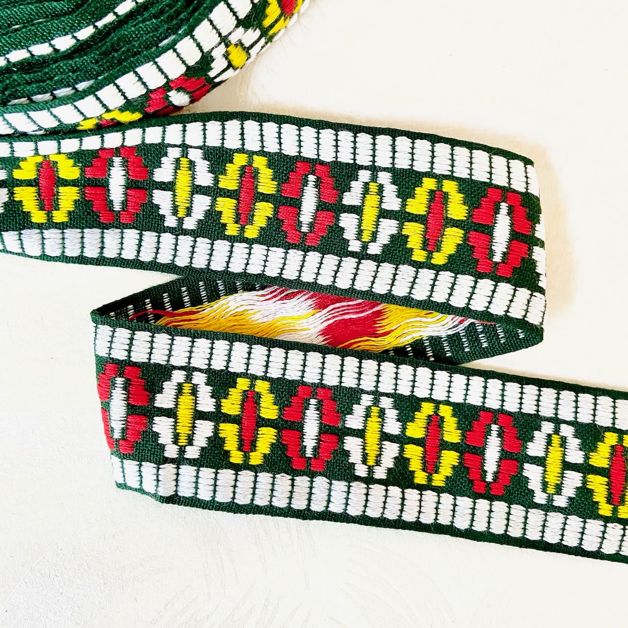 Oval_Design_Jacquard_Ribbon