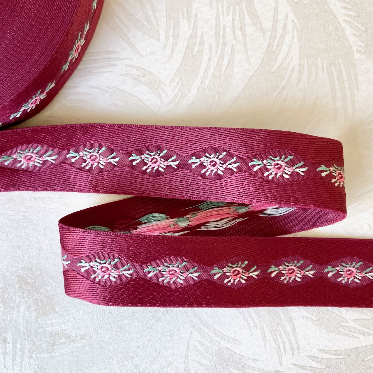     Oval_Floral_Jacquard_Ribbon