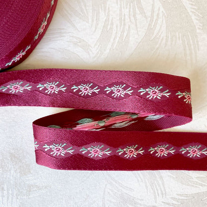     Oval_Floral_Jacquard_Ribbon