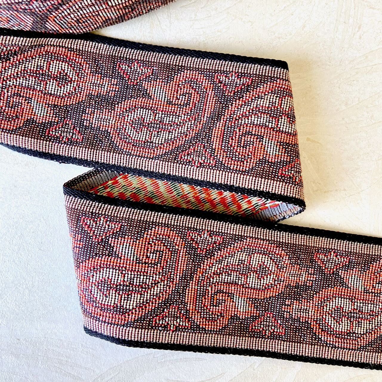     Paisley_Tapestry_Jacquard_Ribbon