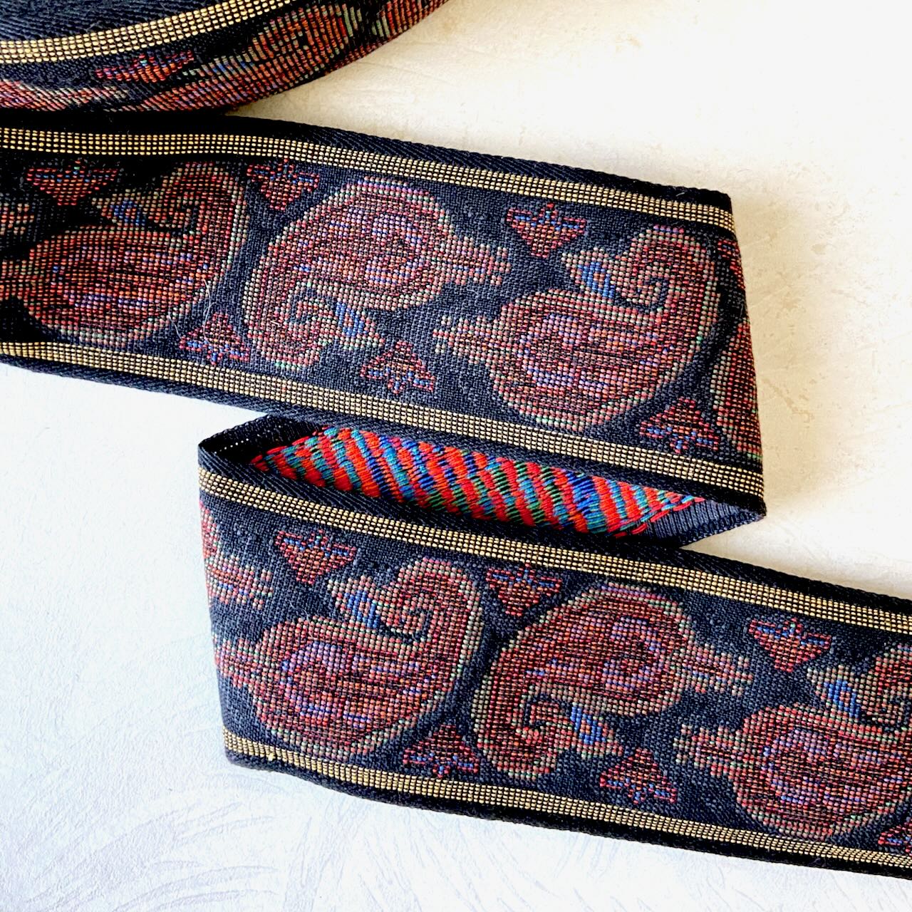     Paisley_Tapestry_Jacquard_Ribbon